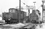 050 173 vom Bw Emden restauriert neben 042 245 im Bw Rheine. (06.01.1971) <i>Foto: Wolfgang Bügel</i>