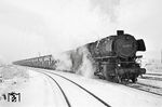 In Rheine Rbf hat 043 672 (ex 44 1672) einen Ganzzug übernommen. (06.01.1971) <i>Foto: Wolfgang Bügel</i>
