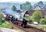 Der Eröffnungszug nach Bayreuth mit 01 1100 und 23 105 in Neuhaus (Pegnitz). (16.05.1985) <i>Foto: Joachim Schmidt</i>