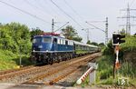 110 350 mit DPN 5375 aus Osnabrück zum Sommerfest des DB-Museums in Koblenz-Lützel am Bü Knochenbergsweg in Leverkusen-Manfort. (14.06.2025) <i>Foto: Joachim Bügel</i>