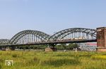 Rund 10 Minuten vor Plan erschien 103 113 mit Lr 336 aus Koblenz-Lützel auf der Kölner Südbrücke. (14.06.2025) <i>Foto: Joachim Bügel</i>