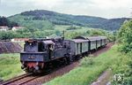 Auf der Scheldetalbahn bei Niederscheld Nord rollt die Dillenburger 094 652 (ex 94 1652) mit P 3170 (Biedenkopf – Dillenburg an 14.34 Uhr) zu Tal. (31.05.1969) <i>Foto: Helmut Dahlhaus</i>