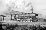 Die Rheiner 03 218 folgte dem D 97 im Zweiminutenabstand mit dem D 65 nach Norddeich Mole. (18.01.1964) <i>Foto: Bernd Kappel</i>