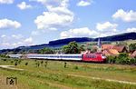103 198	vor IR 1683 (Hamburg-Altona - Hannover - Fulda) in Hohnstedt, einem Ortsteil von Northeim (Han) in Südniedersachsen.  (29.05.1990) <i>Foto: Wolfgang Bügel</i>