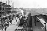 75 004 ist mit einem Personenzug aus Eppingen in Heilbronn Hbf eingetroffen. (08.1957) <i>Foto: Jürgen Hagemann, Slg. R. Garn</i>