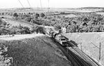 Die Kornwestheimer E 94 161 mit einem Personenzug im Großraum Stuttgart. (05.1959) <i>Foto: Jürgen Hagemann, Slg. R. Garn</i>