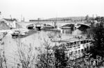 Ein ET 65 auf der Neckarbrücke in Stuttgart-Rosenstein. (04.1959) <i>Foto: Jürgen Hagemann, Slg. R. Garn</i>