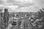 Ein ET 65 auf der Rosensteinbrücke über den Neckar zwischen Stuttgart-Bad Cannstatt und Stuttgart Hbf. (09.1957) <i>Foto: Jürgen Hagemann, Slg. R. Garn</i>