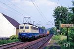 140 459 (Bw Seelze) fährt mit einem Sgk durch den Haltepunkt Friedlos nahe Bad Hersfeld. (31.05.1990) <i>Foto: Wolfgang Bügel</i>