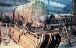 01 519 blieb nach ihrer Ausmusterung im Jahr 1982 erhalten. Sie wurde zusammen mit 01 510, 01 513 und 01 517 von der Deutschen Reichsbahn zu Heizzwecken an den VEB Brauerei Greifswald abgegeben. Die Loks wurden hierfür Ende Oktober 1982 von Gerstungen nach Stralsund überführt und im Bf. Hornstorf (bei Wismar) im November 1982 auf Kohlefeuerung umgebaut. In Greifswald waren sie als stationäre Heizanlagen für die Brauerei, das Krankenhaus und weitere, umliegende Betriebe im Einsatz. Für jeden Einsatztag erhielt die DR 603,- M. Dieser Einsatz endete im Oktober 1988 mit der Inbetriebnahme einer neuen Heizanlage. Im Sommer 1989 wurde dann mit der Verschrottung der Lokomotiven begonnen. Buchstäblich in letzter Sekunde konnte 01 519 als letzte der vier 01.5 vor dem Schneidbrenner gerettet werden. Der Grund für die Rettung war ein Kompensationsgeschäft zwischen dem Lichtensteiner Touristikunternehmen Jelka und der DR für den Einsatz eines Triebwagens VT 611 als IC zwischen Hamburg und Berlin. Die Lok wurde in einem erbärmlichen Zustand im September 1990 dem Raw Meiningen zugeführt und dort wiederaufgearbeitet. Diese Hauptuntersuchung (HU) kam beinahe einem Neubau gleich. Der Tenderaufbau, das Führerhaus, einige Lager, sowie die Kessel- und Zylinderverkleidungen mußten neu hergestellt werden (Quelle: EFZ). (09.12.1990) <i>Foto: Joachim Schmidt</i>