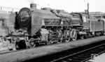 In klassischer Pose mit Treibstange unten wartet die Kemptener 39 176 in München Hbf auf die Abfahrt ins Allgäu. (13.11.1954) <i>Foto: Karl Wyrsch, Slg. D. Ammann</i>