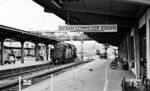 44 463 vom Bw Rottweil im deutsch-schweizerischen Grenzbahnhof Konstanz.  (13.05.1967) <i>Foto: Karl Wyrsch, Slg. D. Ammann</i>