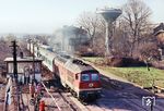 232 494 (Bw Güsten) fährt mit E 4984 aus dem Bahnhof Klostermannsfeld. (09.02.1994) <i>Foto: Thomas Fischer</i>