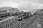 Die Trierer 38 3885 fährt im Bahnhof Ehrang mit einem Personenzug auf die Moselstrecke aus. Die P 8 war erst am 29. August 1941 zur DRB-Lok erklärt worden, nachdem sie 1923 als Reparationslieferung von Linke-Hofmann Breslau (Fabrik-Nr. 2606) direkt an die PKP geliefert und dort als Ok1 265 eingereiht worden war. (03.1967) <i>Foto: Robin Fell</i>