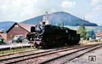 Die Karlsruher 50 1156 im Bahnhof Schönmünzach auf der Murgtalbahn. (08.1964) <i>Foto: Robin Fell</i>