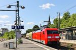Die Baureihe 152 ist auch nicht mehr allzu häufig auf der Wupperstrecke anzutreffen. Hier fährt 152 021 mit EZ 51349 (Gremberg - Hagen-Vorhalle) durch Solingen Hbf. (04.07.2025) <i>Foto: Joachim Bügel</i>