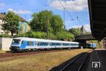 Der RE 13-Ersatzzug 21608 des "Maas-Wupper-Express" nach Venlo/NL mit der schiebenden 101 133 in Wuppertal-Steinbeck. (04.07.2025) <i>Foto: Wolfgang Bügel</i>