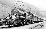 1082.01 mit einem Schnellzug in St. Anton am Arlberg. Die Lok blieb ein Einzelstück. Die Deutsche Reichsbahn ordnete die Lokomotive 1938 als E 88 301 ein, musterte sie aber bereits im März 1941 aus. Sie wurde anschließend in einen Klima-Schneepflug umgebaut. (22.07.1934) <i>Foto: Josef Stögermayr</i>