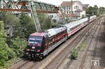 Die zur "Dampflok" mutierte Werbelok 101 127 auf ihrer Premierenfahrt vor der Leerwagenüberführung LPFT 78237 für den IC 2157 nach Gera in Wuppertal-Barmen. Ein bekannter Modellbahnhersteller aus Göppingen hat die Lok bereits im Angebot. (10.07.2025) <i>Foto: Uwe Meiß</i>