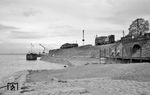 Diesellok V 3 rangiert an der Rheinverladeanlage der Rhein-Sieg-Eisenbahn in Beuel.  (14.04.1961) <i>Foto: Gerhard Karl</i>
