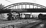 038 772 fährt mit P 3964 aus Eutingen (Württ) in Böblingen ein. (07.07.1971) <i>Foto: Burkhard Wollny</i>