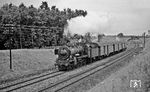 038 553 (38 3553 vom Bw Tübingen) mit P 3969 bei Bondorf. (27.08.1971) <i>Foto: Burkhard Wollny</i>