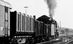 044 375 macht sich in Böblingen mit einem Güterzug auf den Weg nach Rottweil. (07.07.1971) <i>Foto: Burkhard Wollny</i>