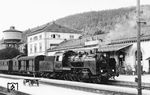24 060 (Bw Ulm) vor einem Personenzug im Bahnhof Immendingen. (1932) <i>Foto: RVM (RBD Stuttgart)</i>