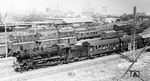 Der P 3632 aus Wesel erreicht mit 38 2186 (Bw Wesel) sein Ziel in Oberhausen Hbf. (09.09.1959) <i>Foto: Carl Bellingrodt</i>