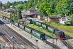 Mit dem P 101 über Binz LB nach Göhren verlässt 99 1781 den Bahnhof Putbus. (20.06.2025) <i>Foto: Joachim Schmidt</i>