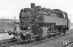086 201 (Bw Mayen) wartet im Bahnhof Polch auf die Übernahme eines Güterzuges nach Münstermaifeld. (31.03.1971) <i>Foto: Wolfgang Bügel</i>