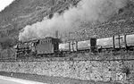044 367 (Bw Ehrang) passiert das Einfahrsignal von Moselkern. (01.04.1971) <i>Foto: Wolfgang Bügel</i>