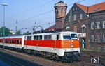 111 181 mit einer S 8 nach Hagen in Wuppertal-Unterbarmen. (02.08.1990) <i>Foto: Wolfgang Bügel</i>