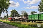 V 200 122 mit einem 16-achsigen Tragschnabelwagen für Trafotransporte in Solingen-Ohligs. (23.07.2025) <i>Foto: Joachim Bügel</i>