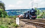 Im Bahnhof Weikersheim musste der "Lü-Dg" 56391 mit 050 731 + 051 705 eine Zugkreuzung abwarten. (05.1975) <i>Foto: Karsten Risch</i>