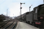 Die Eisenacher 39 013 fungiert als Schiebelok an einem Truppentransportzug in Eisenach. (01.1942) <i>Foto: Privatfoto</i>