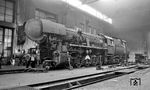 52.4557 (DWM Posen, Baujahr 1944) wird im Schuppen der Zfst Straßhof an der Nordbahn einer Reparatur unterzogen. (15.07.1971) <i>Foto: Burkhard Wollny</i>