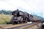 In einem nicht gerade werbewirksamen Zustand befördert 03 285 vom Bw Hamburg-Altona einen Personenzug bei Vehrte. Ein halbes Jahr später war ihre Einsatzzeit auch zu Ende. (20.09.1968) <i>Foto: Dirk Auffermann, Slg. Holzborn</i>