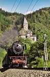 23 042 der Bahnwelt Darmstadt-Kranichstein mit einem Sonderzug vor der Burg Zwingenberg im Neckartal. (27.09.2009) <i>Foto: Klaus D. Holzborn</i>