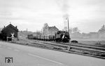 Lok 51 (Jung, Baujahr 1923) fährt im den RSE-Bahnhof Hennef (Sieg) ein. (14.04.1961) <i>Foto: Gerhard Karl</i>