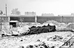 Feldbahn der Ziegelei Lorenz Reißl am Bahnhof Neumarkt-St. Veith im oberbayerischen Landkreis Mühldorf am Inn.  (02.1962) <i>Foto: Gerhard Karl</i>