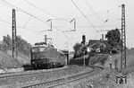 Die Stuttgarter E 10 237 mit D 204 (Dortmund - München) bei Tamm (Württ). (18.05.1966) <i>Foto: Wolfgang Jahn</i>