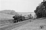 Die Ulmer 50 354 mit P 1325 (Friedrichshafen Stadt - Ulm) zwischen Durlesbach und Aulendorf. (03.06.1966) <i>Foto: Wolfgang Jahn</i>