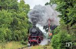 042 018 mit einem Sonderzug von Augsburg nach Utting bei Schondorf. (03.08.2025) <i>Foto: Joachim Schmidt</i>