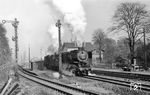 50 929 (Bw Wuppertal-Langerfeld) startet mit einer P 8 im Schlepp im Bahnhof Gevelsberg Nord. (04.1963) <i>Foto: Wilfried Sieberg</i>