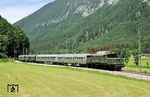 194 158 mit DPE 96886 (Freilassing - Berchtesgaden), dem nachgestellten N 5513, beim Fotohalt bei Winkl. (18.06.2006) <i>Foto: Stefan von Lossow</i>
