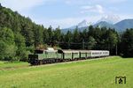194 158 mit DPE 30784 vor der Kulisse des Watzmann bei Winkl. (18.06.2006) <i>Foto: Stefan von Lossow</i>