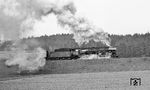 001 164 mit E 1655 auf anstrengender Bergfahrt über die 25 ‰ Steigung der 'Schiefen Ebene'. Einen Monat später, am 8. Mai 1971, erfolgte ihre Abstellung. (09.04.1971) <i>Foto: Burkhard Wollny</i>