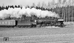Mit dem E 1791 nach Hof ist 001 180 bei Streitau unterwegs. (11.04.1971) <i>Foto: Burkhard Wollny</i>