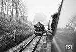 Blick aus einer Crailsheimer 23er auf die mit P 3713 aus Heilbronn entgegenkommende 044 553 bei Maulach. (10.04.1969) <i>Foto: Jörg Schulze</i>